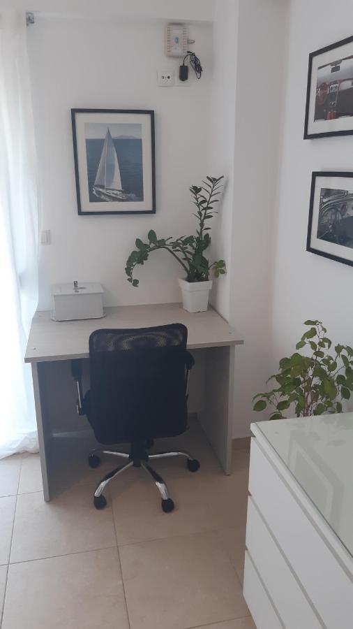 Villa Maria Louiza Near Airport 아르테미다 외부 사진