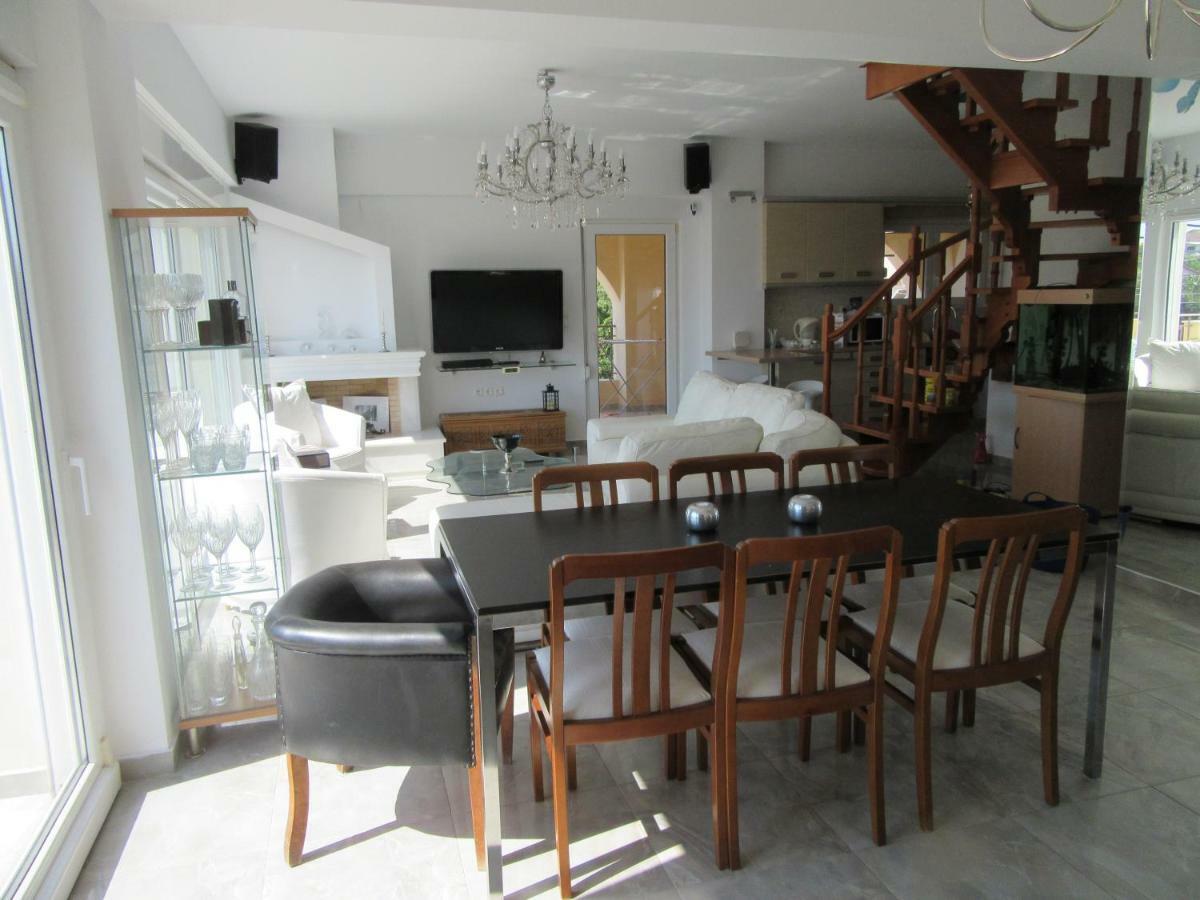 Villa Maria Louiza Near Airport 아르테미다 외부 사진