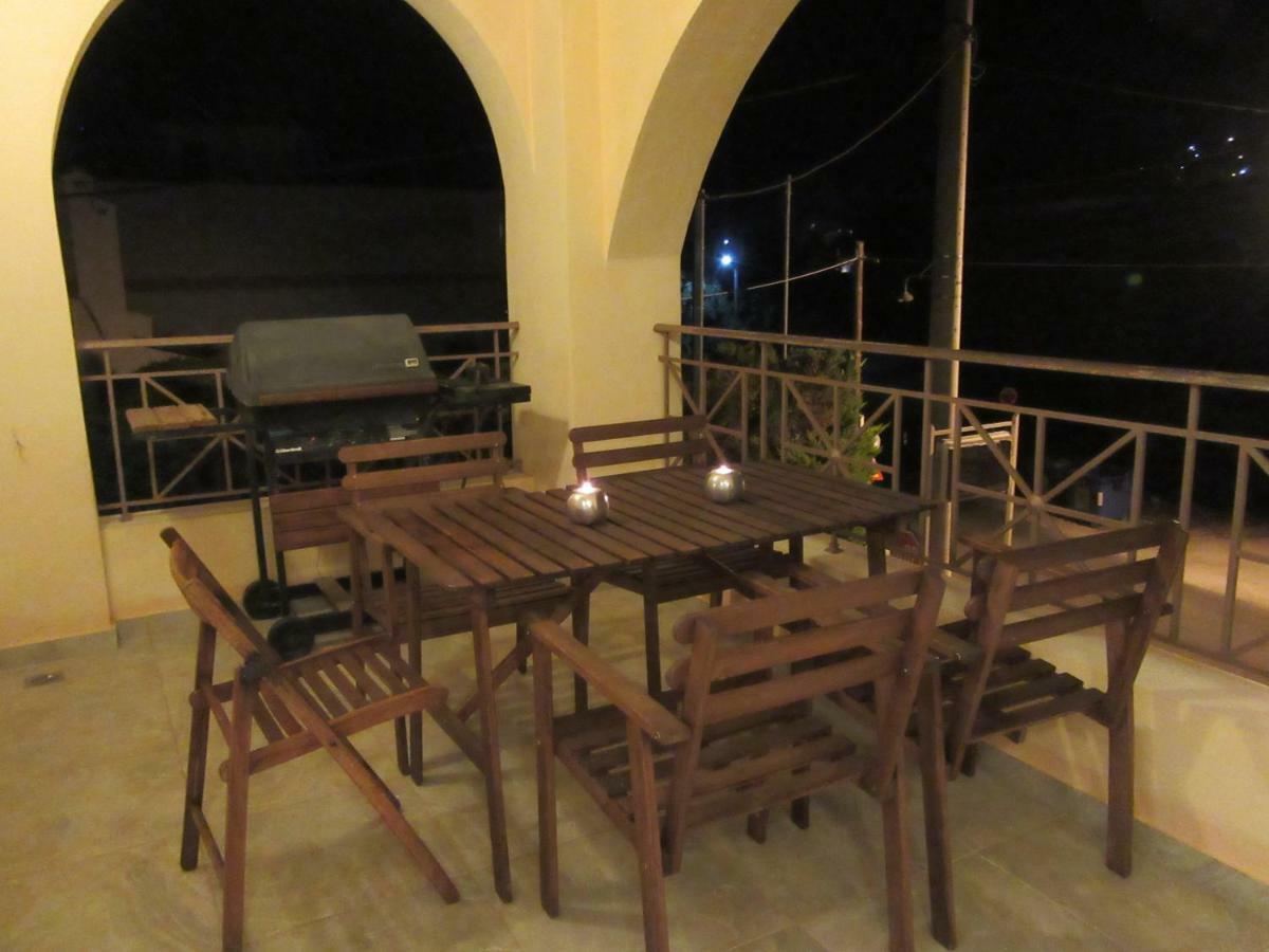 Villa Maria Louiza Near Airport 아르테미다 외부 사진